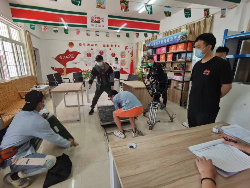 追星女孩心理学分析报告：梁子湖区广告片拍摄公司揭秘饭圈应援式传播逻辑